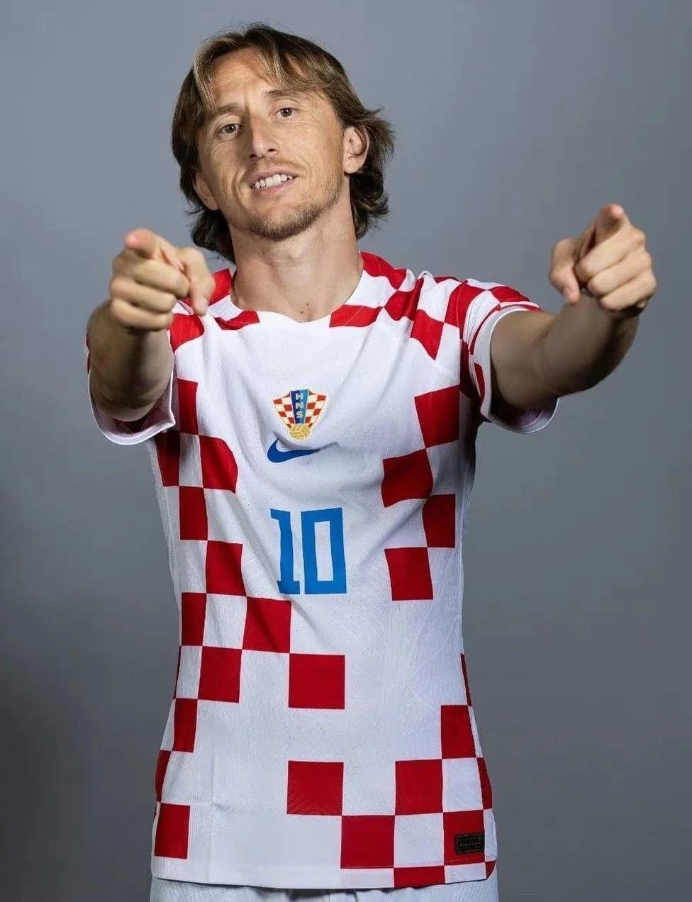 东契奇狂砍42分7板8助4断难救主，湖人连败三场两大短板暴露无遗